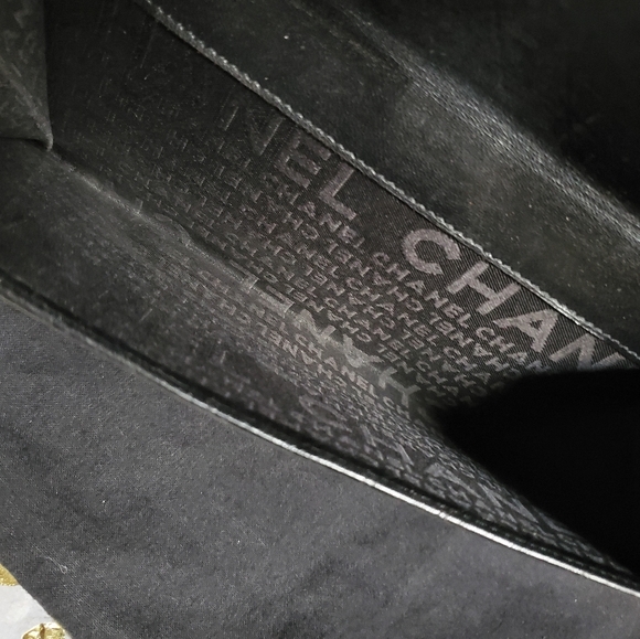 CHANEL Camellia Long Hook Wallet - Picture 11 of 16